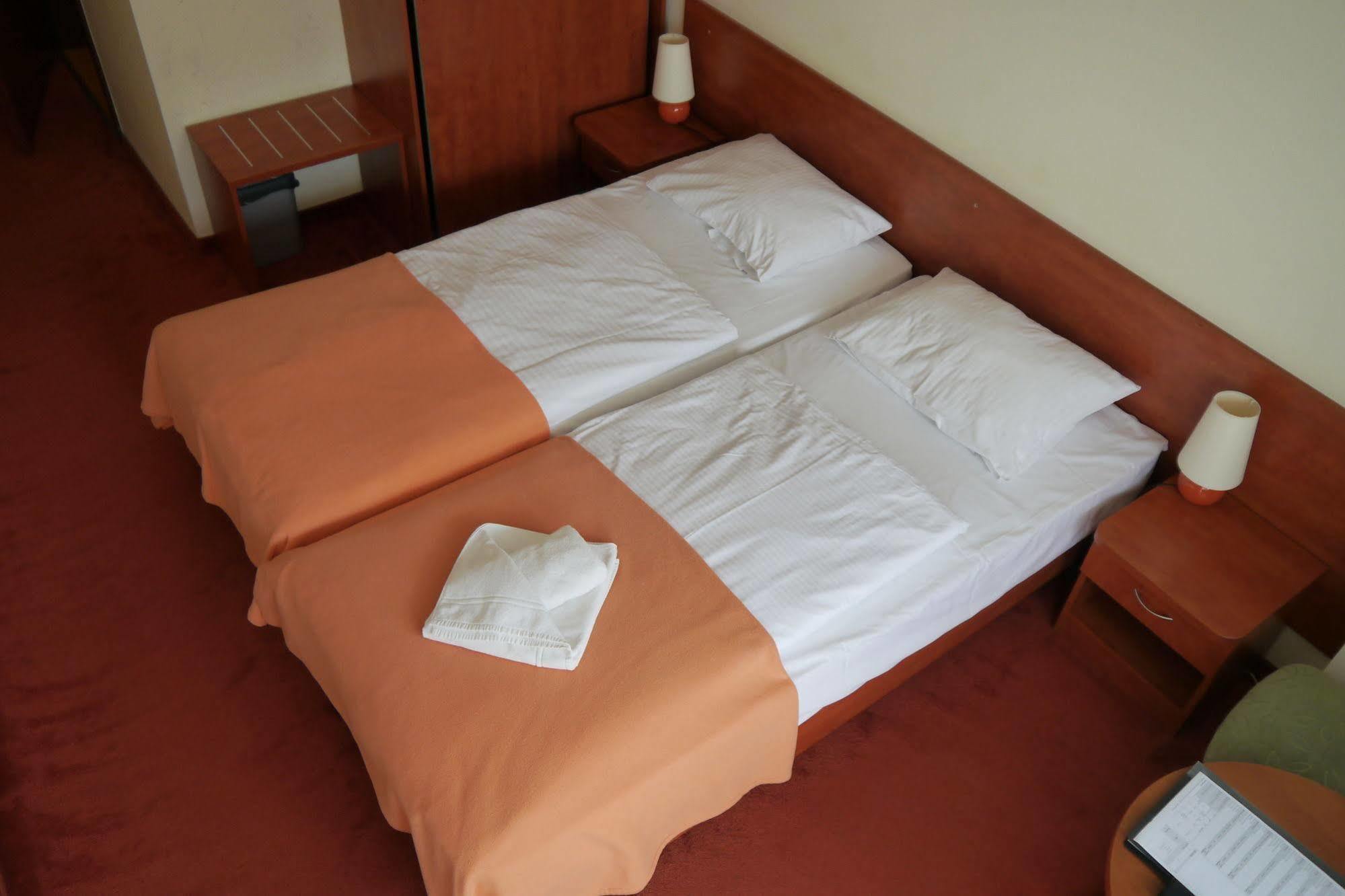Vestina Wellness & Spa Hotel Мендзиздрое Екстериор снимка