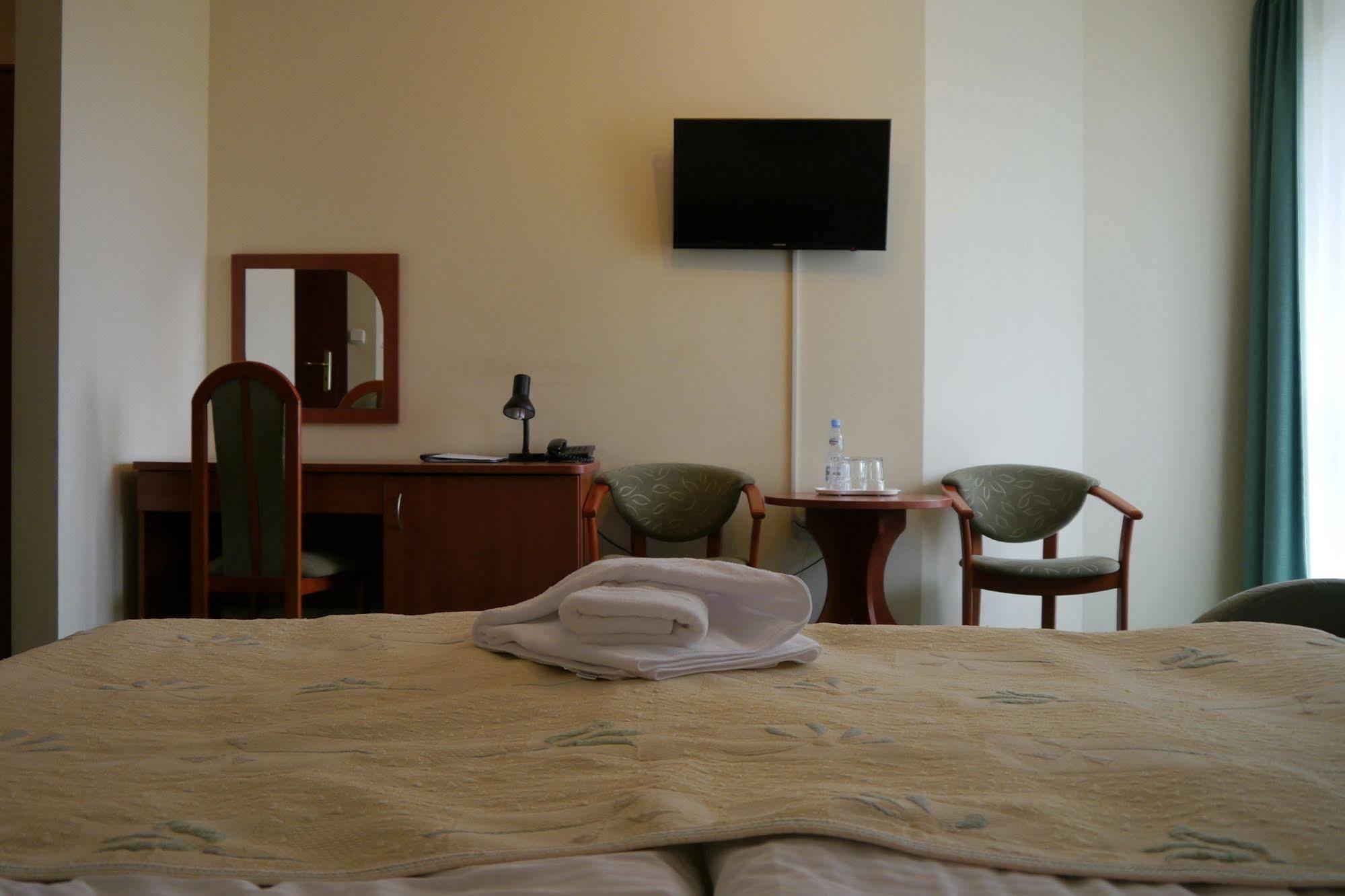 Vestina Wellness & Spa Hotel Мендзиздрое Екстериор снимка